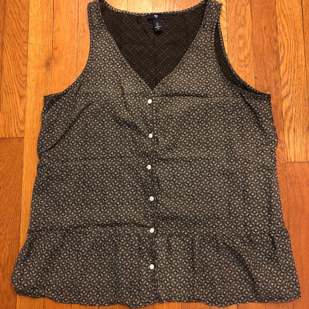 gap black white button up sleeveless blouse